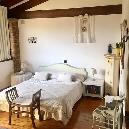 Rosy25 Bassano Del Grappa 4*